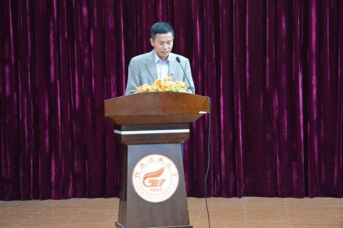 陈文乾同志作报告