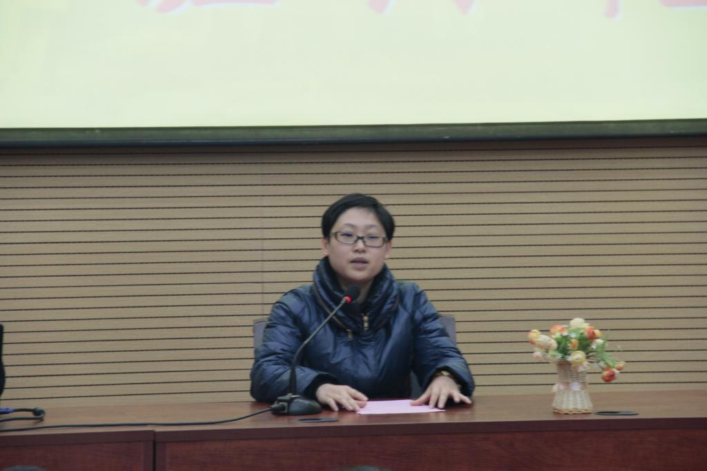 旅游乐鱼leyu(中国)党校副校长、旅游乐鱼leyu(中国)党委副书记叶婷老师作培训要求具体说明